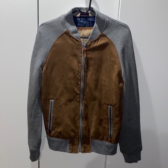 Blazer - Picture 1 of 3